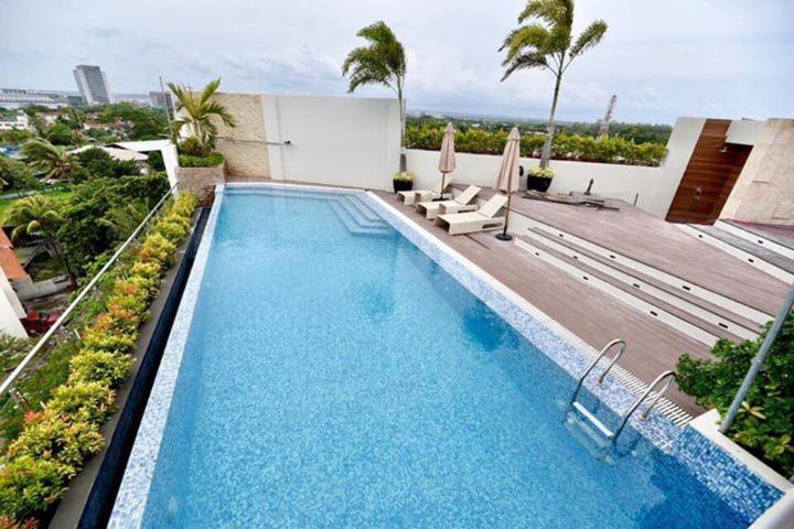 J7 Plaza Hotel Iloilo Zewnętrze zdjęcie