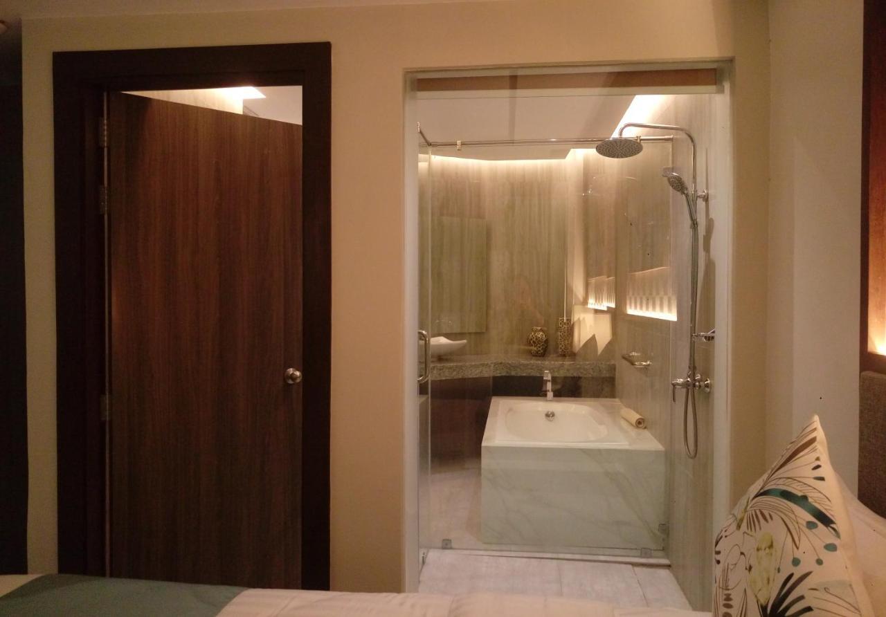 J7 Plaza Hotel Iloilo Zewnętrze zdjęcie
