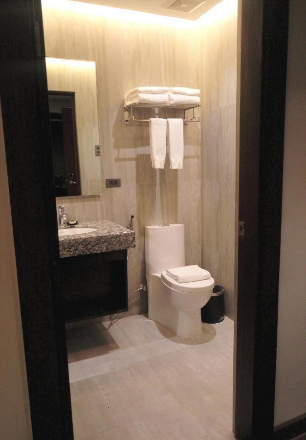 J7 Plaza Hotel Iloilo Zewnętrze zdjęcie